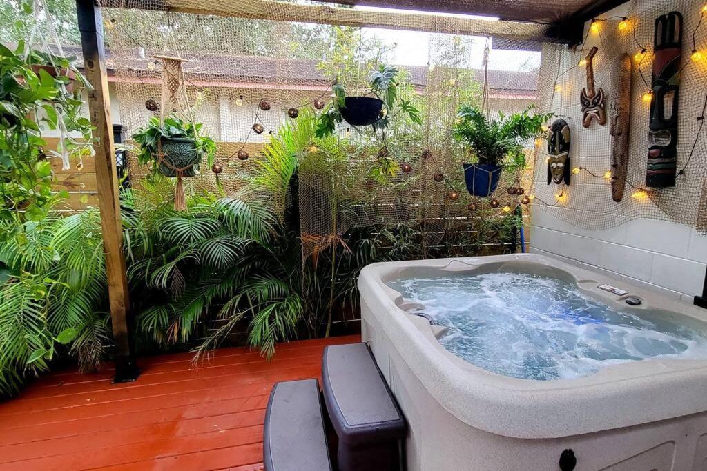 Villa Cozy Af Jungle-House Hideaway Tampa Esterno foto